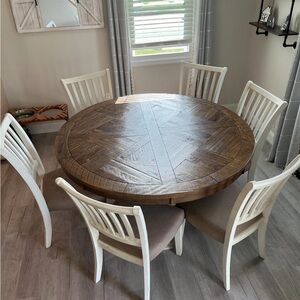Dining room table and 6 chairs